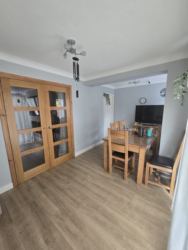 Room Barnfield Close in Liverpool