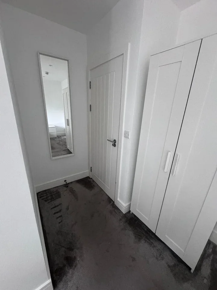 Room Almond Close in Greater London