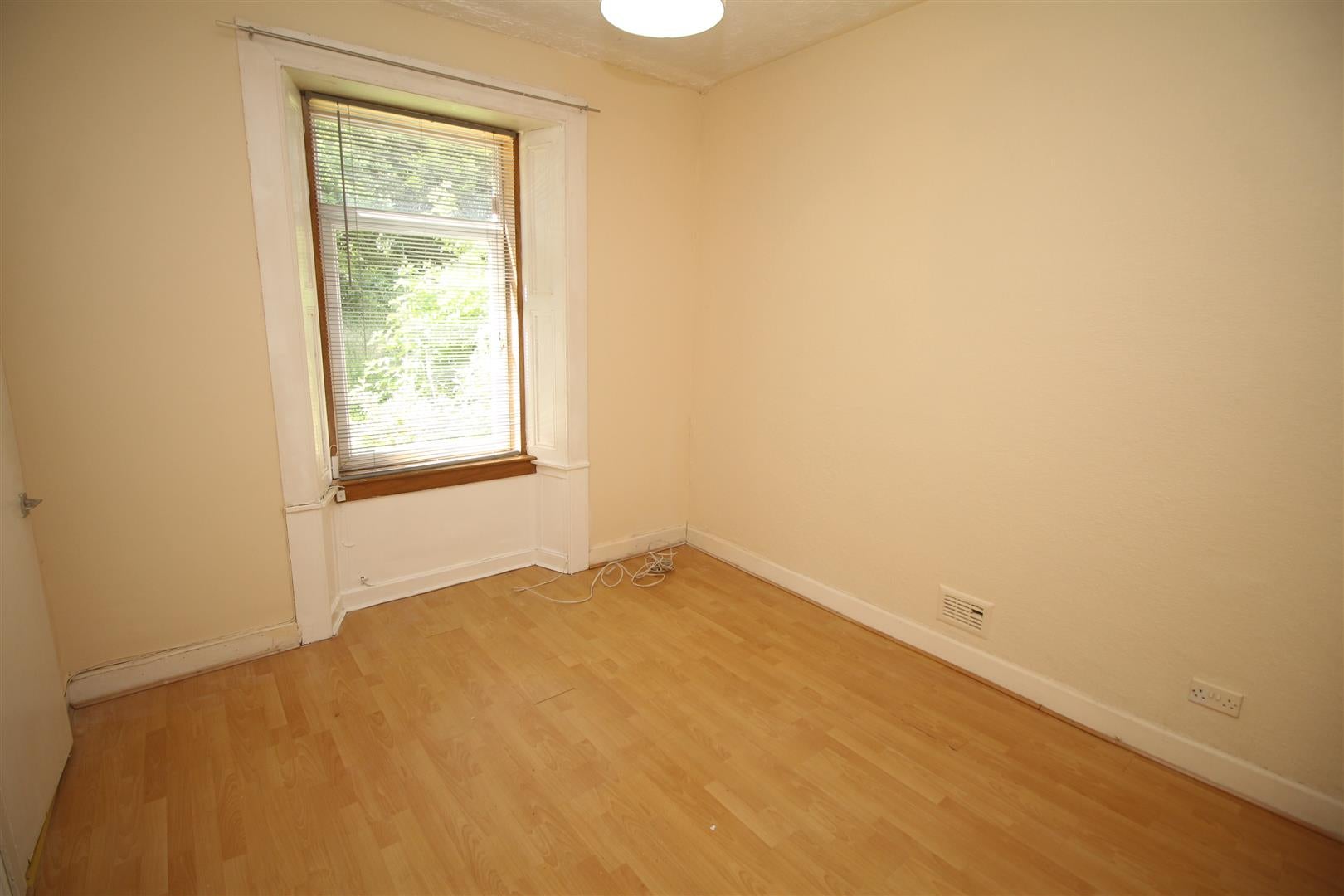 Flat Dempster Street in Greenock
