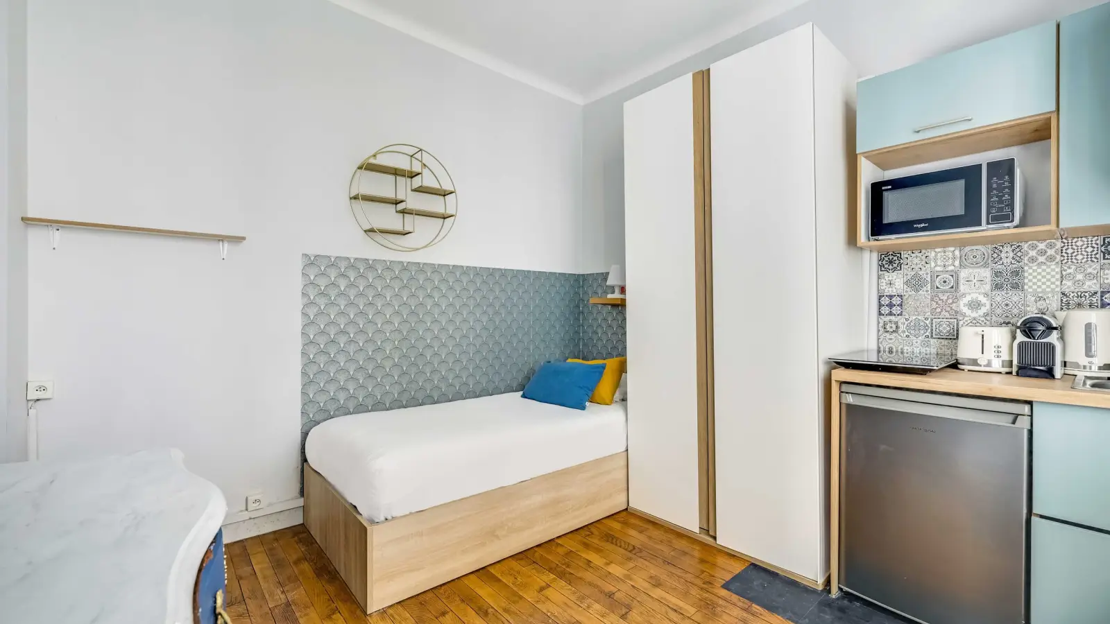 Room Rue de Franqueville in Paris