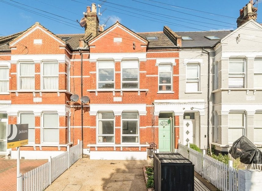 House Fairmile Avenue in Greater London