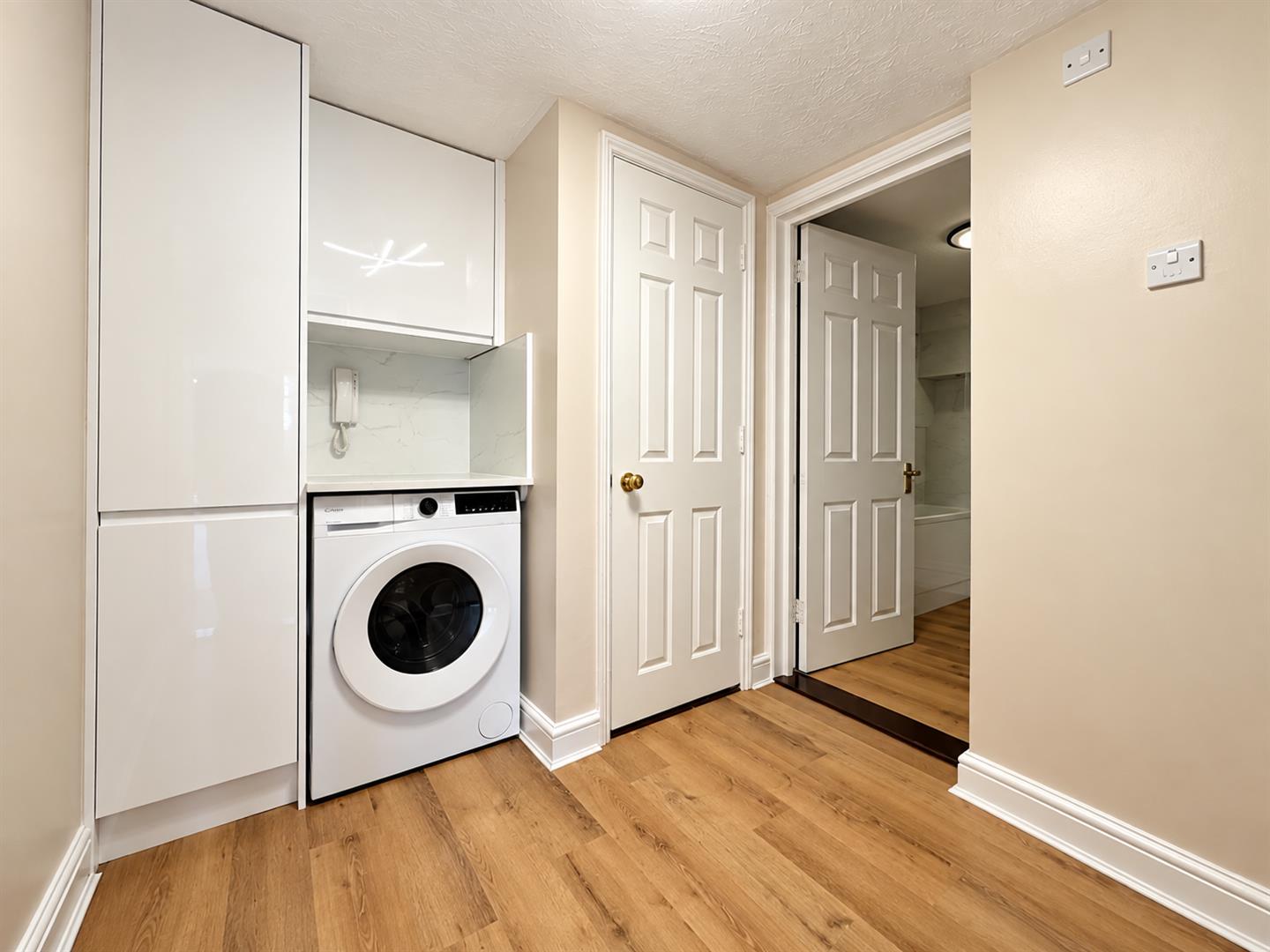 Flat B3047 in Winchester