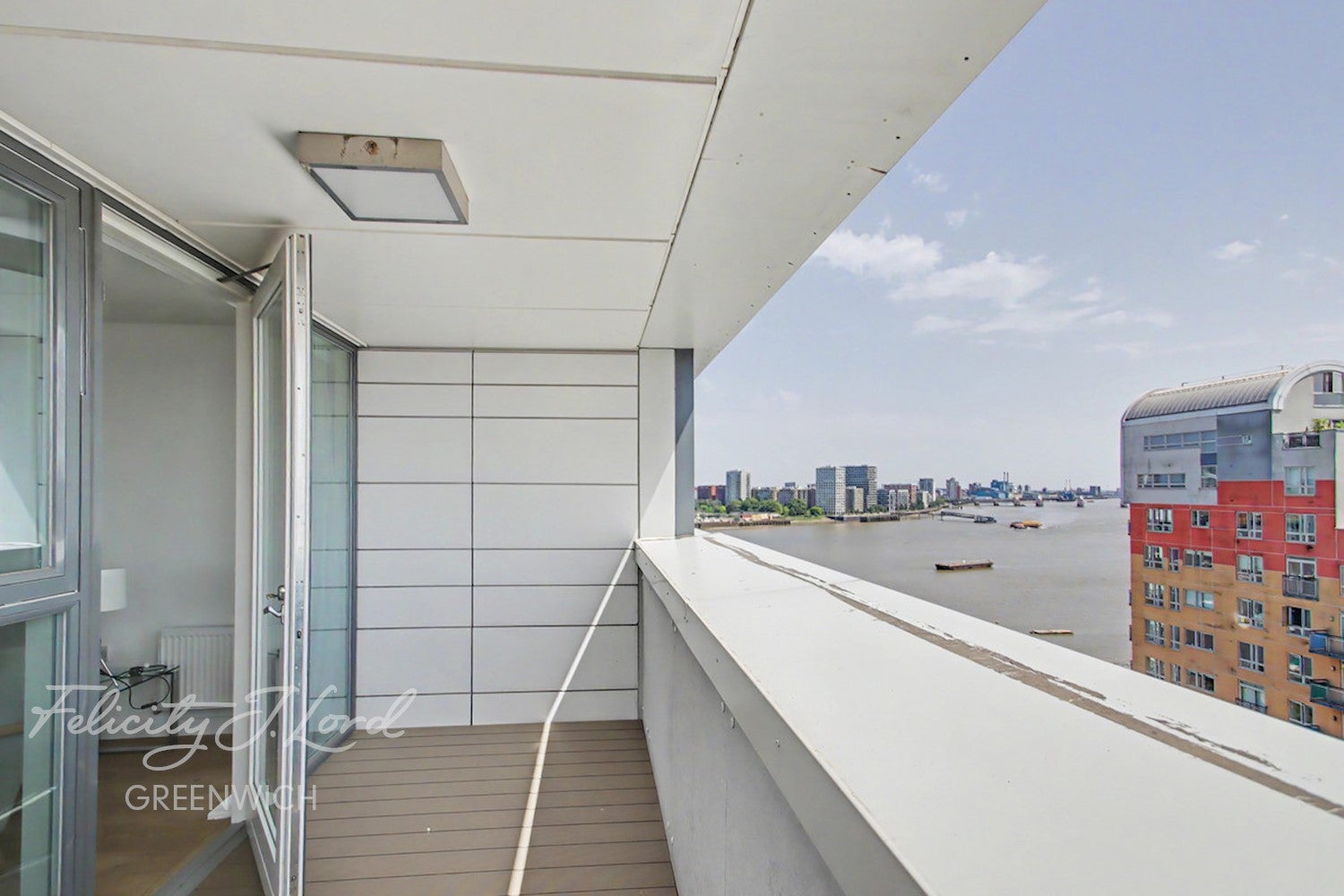 Flat Bessemer Place in Greater London