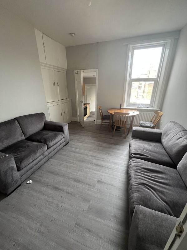 Room Hazelwood Avenue in Newcastle upon Tyne