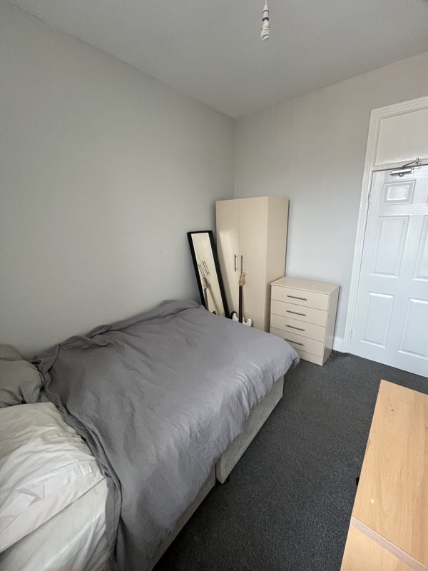 Room Hazelwood Avenue in Newcastle upon Tyne