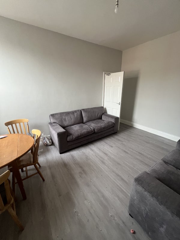 Room Hazelwood Avenue in Newcastle upon Tyne