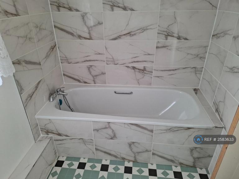 Flat Camellia Drive in Warminster