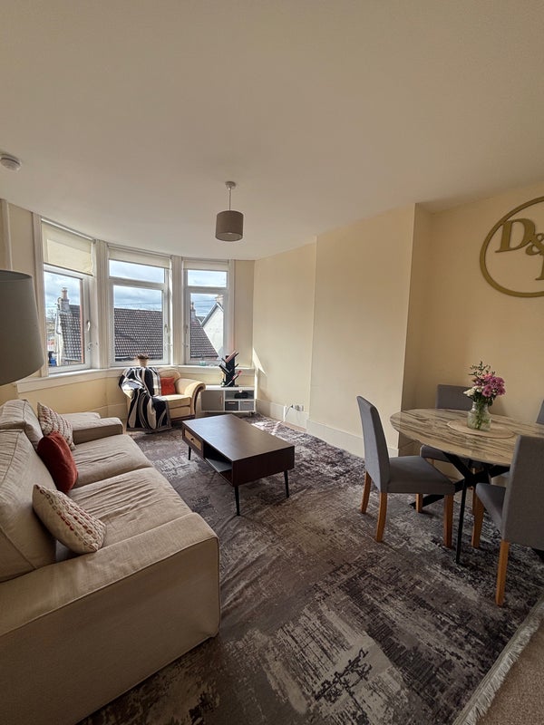 Room Denbrae Street in Glasgow