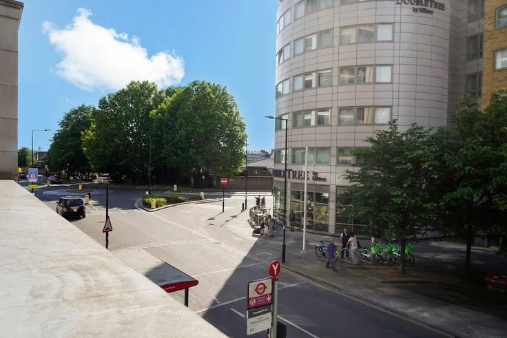 Flat Townmead Road in Greater London