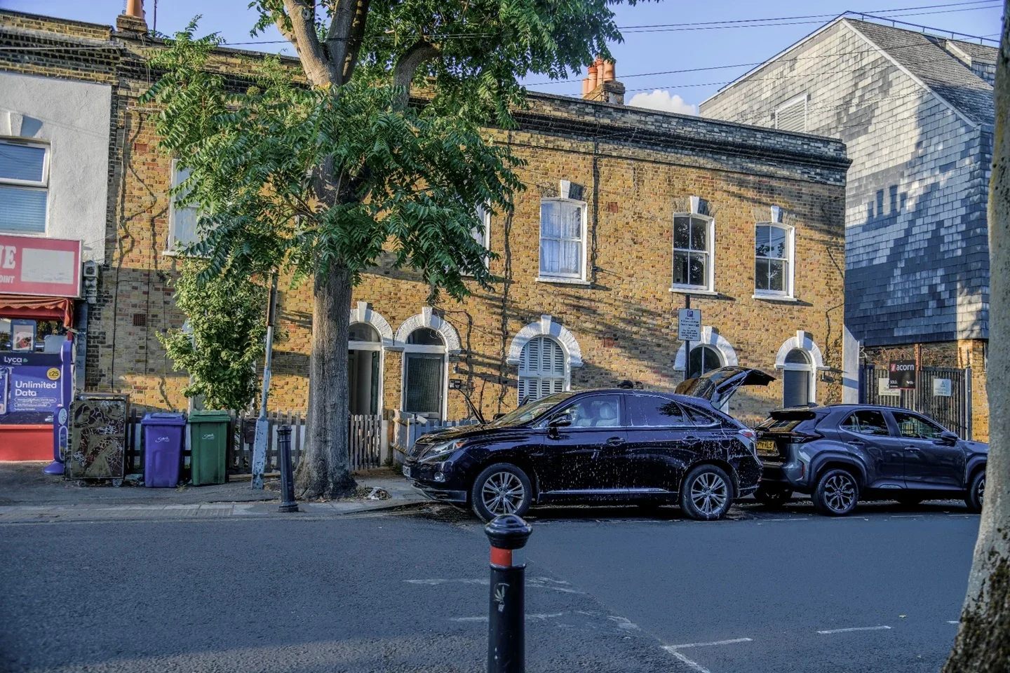 Flat Lynton Road in Greater London