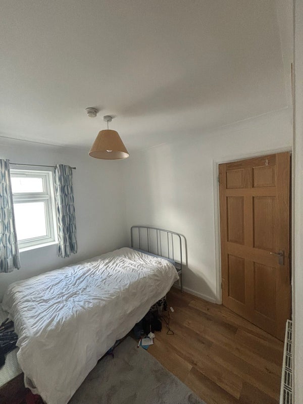 Room St. Andrew's Avenue in Windsor