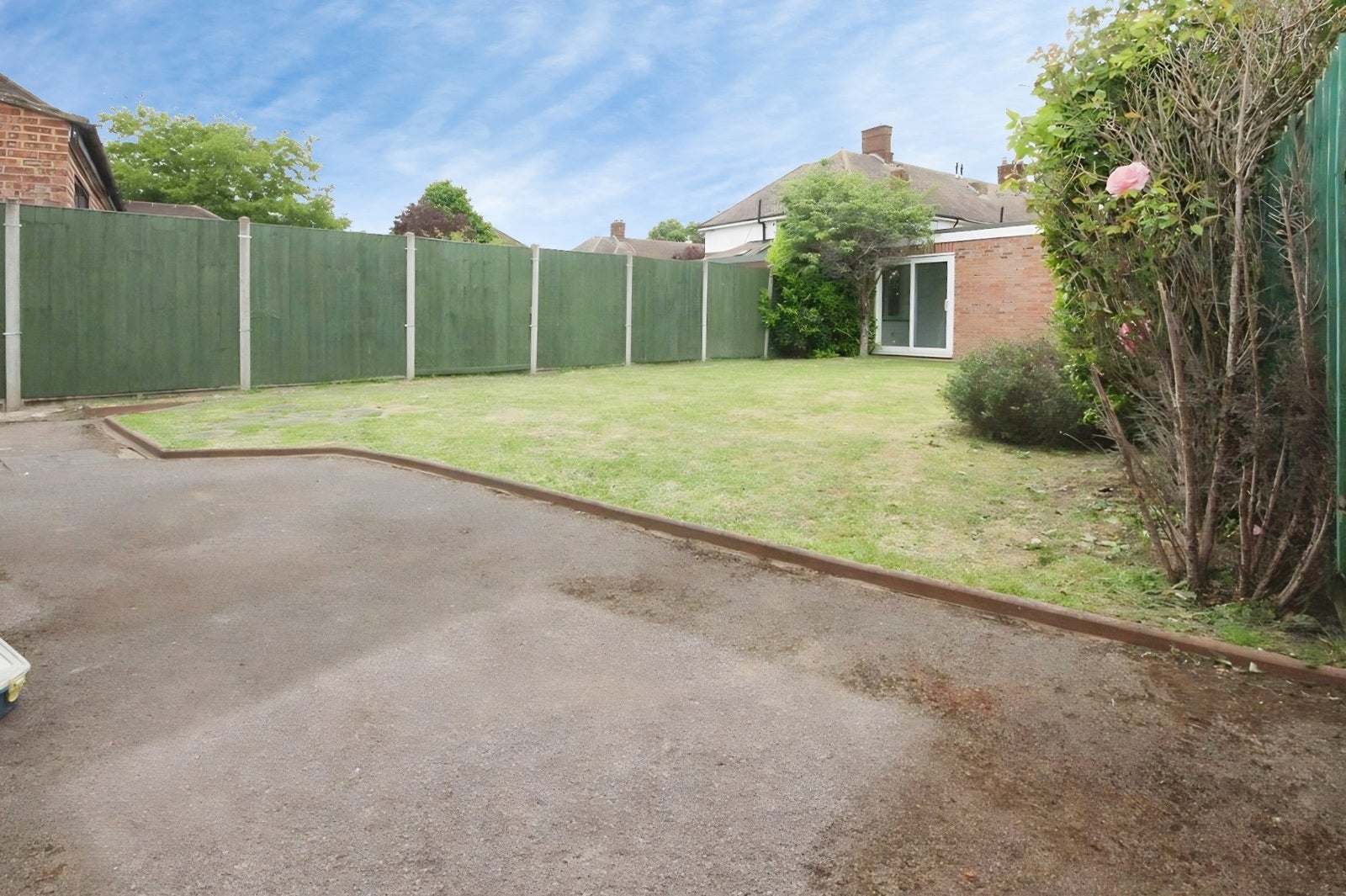 House Queens Walk in Borough of Spelthorne