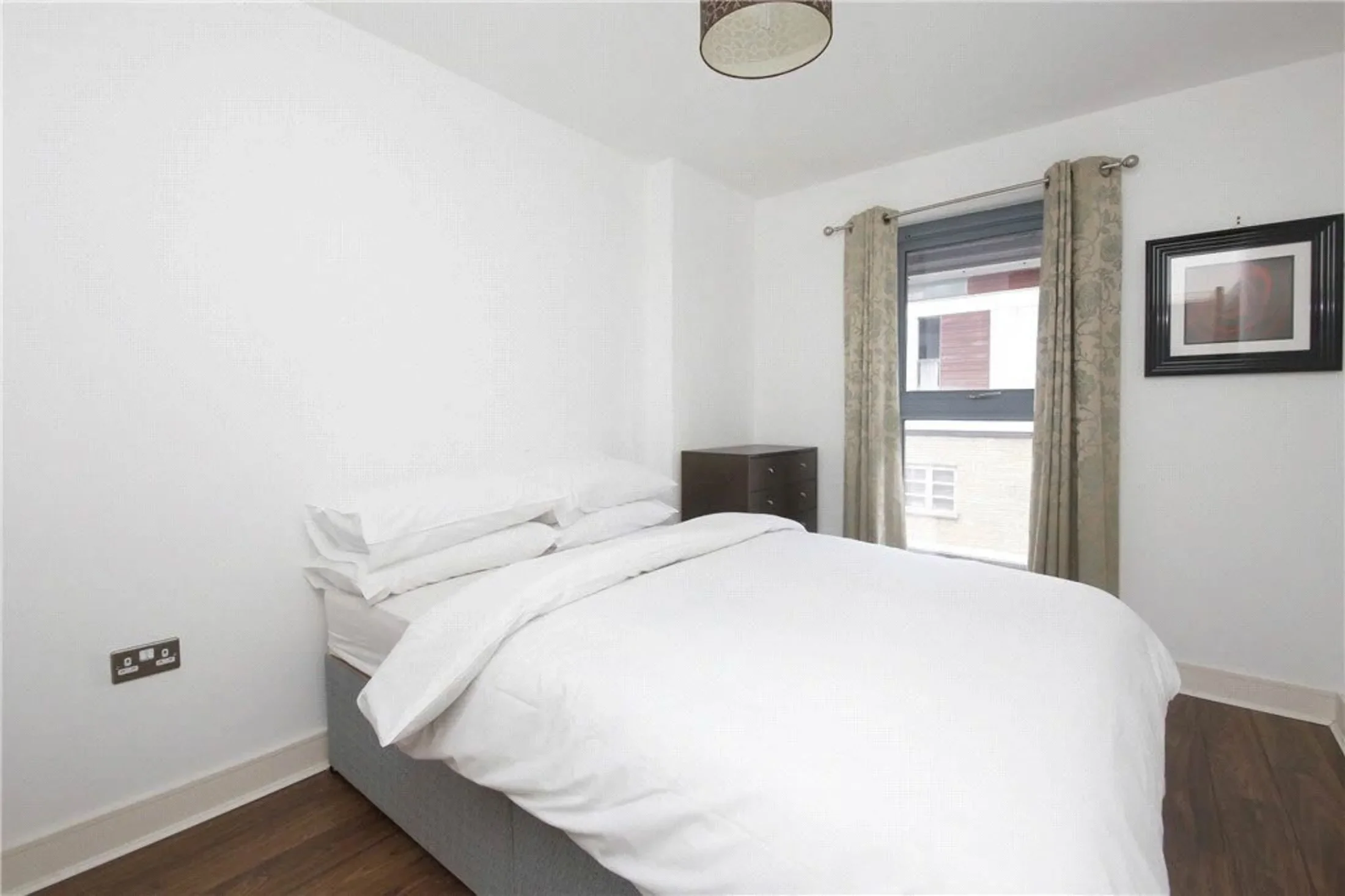 Flat Plumbers Row in Greater London