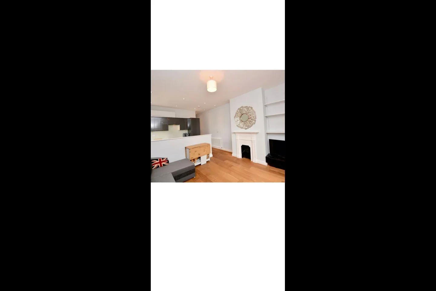 Flat Feltham Avenue in Elmbridge