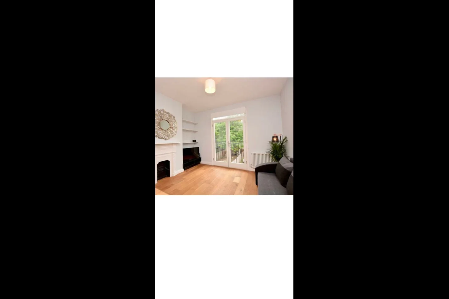 Flat Feltham Avenue in Elmbridge