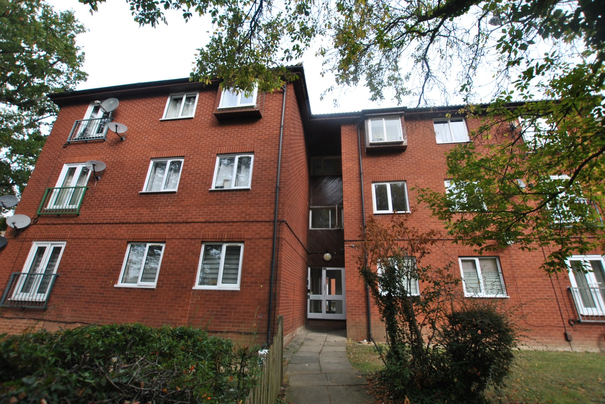 House Deans Gate Close in Greater London