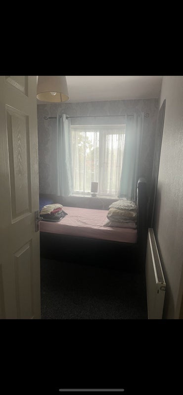 Room Allcroft Road in Birmingham