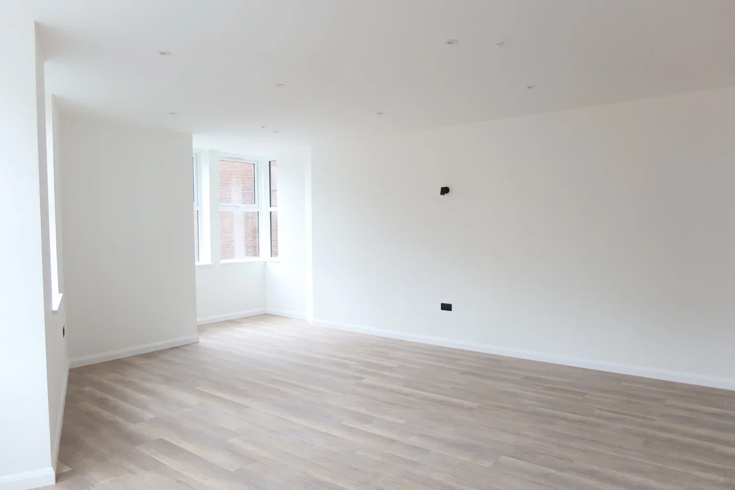 Flat Queensway in Reigate and Banstead