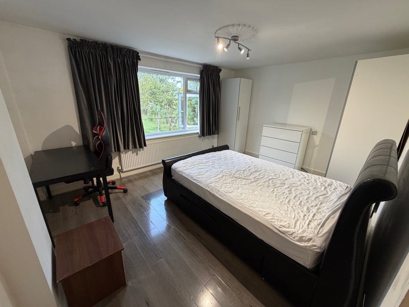 Room Grasmere Avenue in Greater London