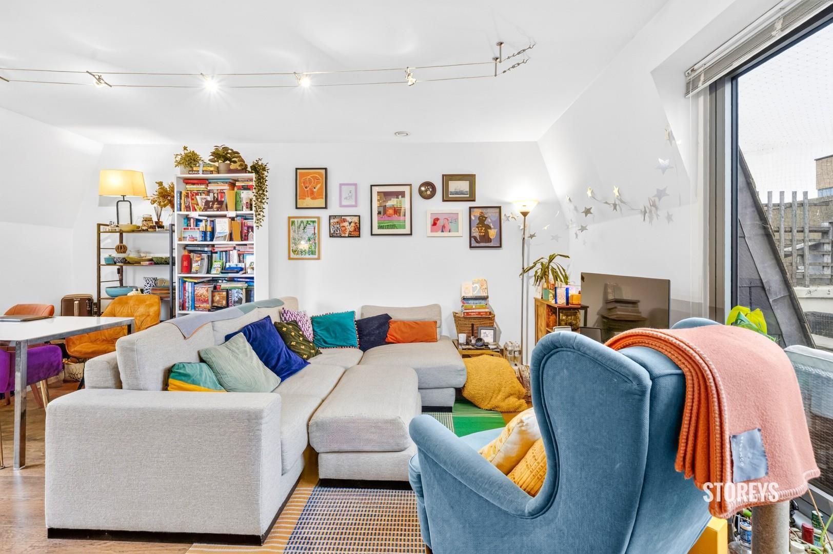 Flat Boleyn Road in Greater London