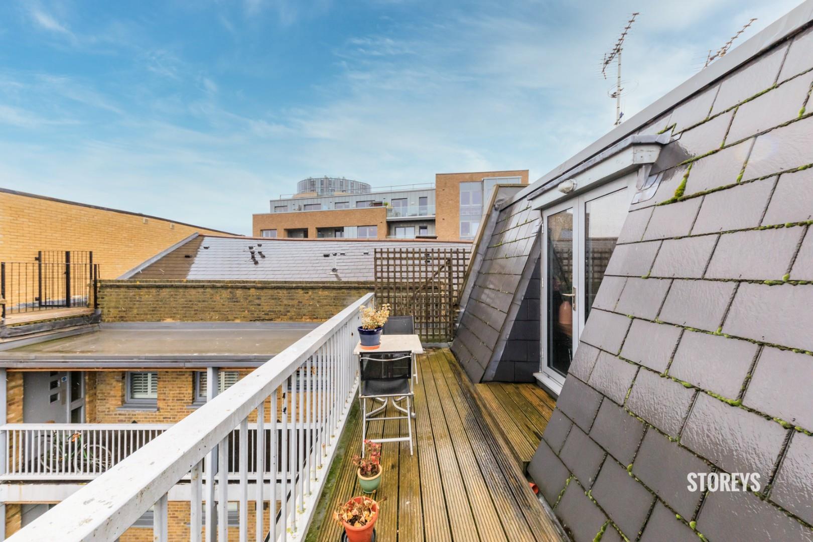 Flat Boleyn Road in Greater London