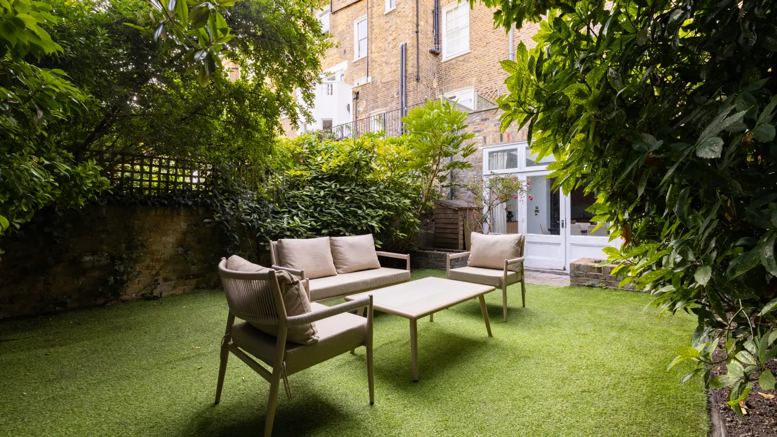 Flat Haverstock Hill in Greater London