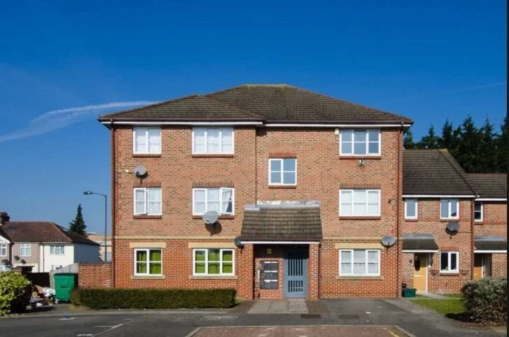 Flat Kennedy Close in Greater London