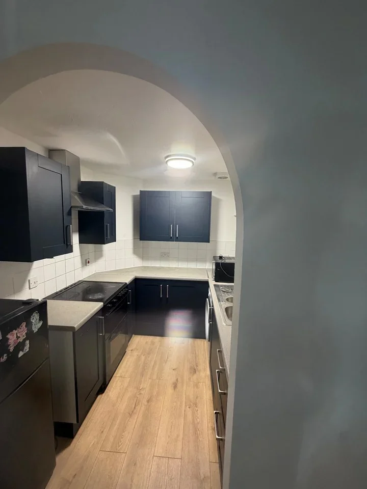 Flat Kennedy Close in Greater London