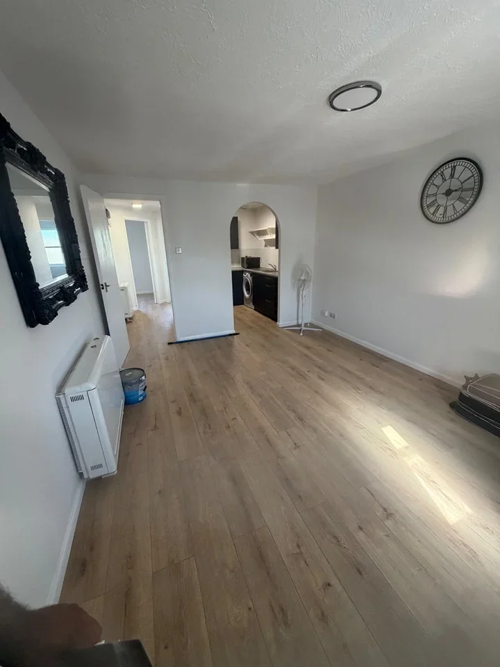 Flat Kennedy Close in Greater London