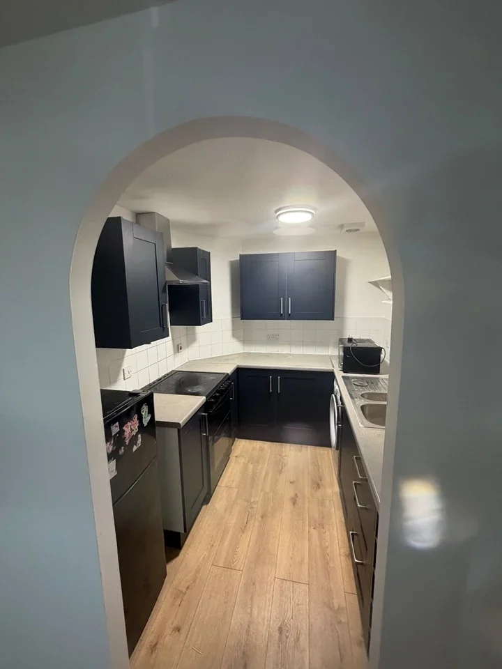 Flat Kennedy Close in Greater London