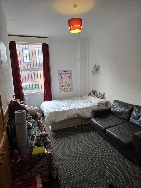 Room Delph Lane in Leeds