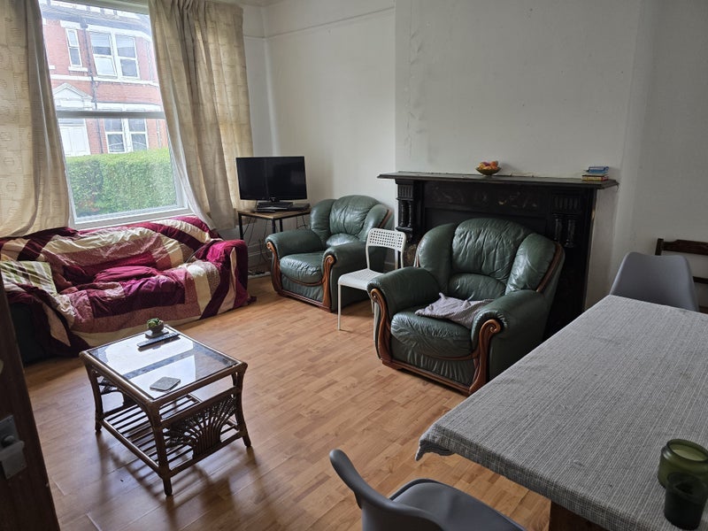 Room Delph Lane in Leeds