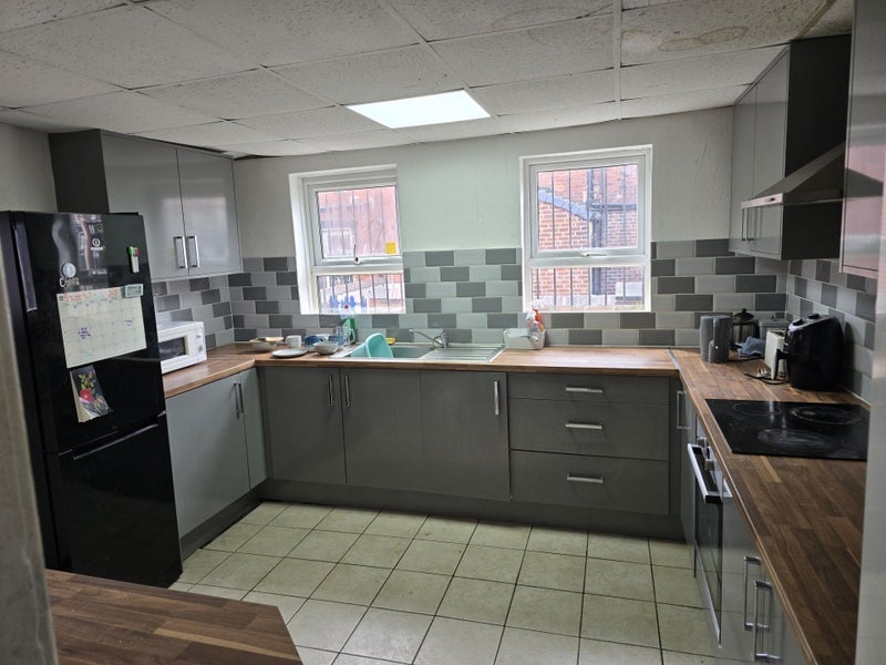 Room Delph Lane in Leeds