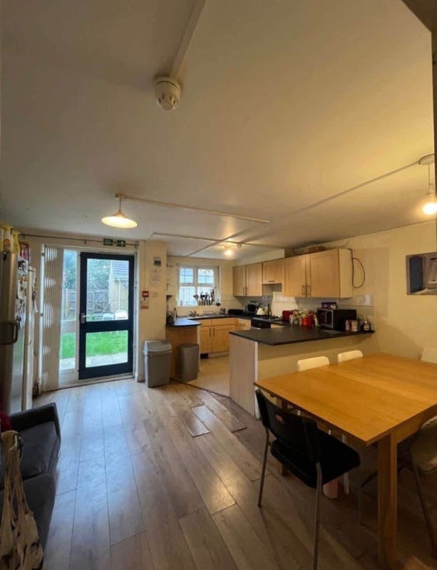 Room Aristotle Road in Greater London
