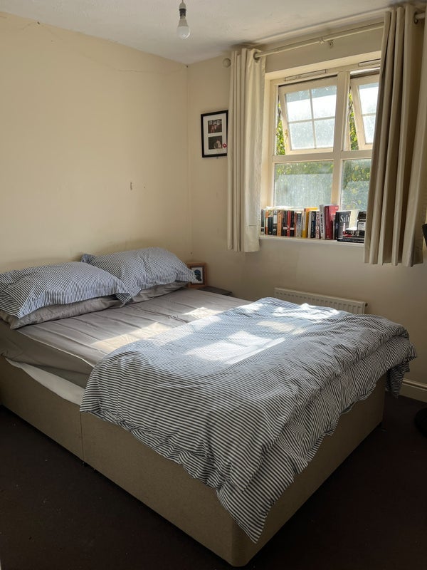 Room Aristotle Road in Greater London
