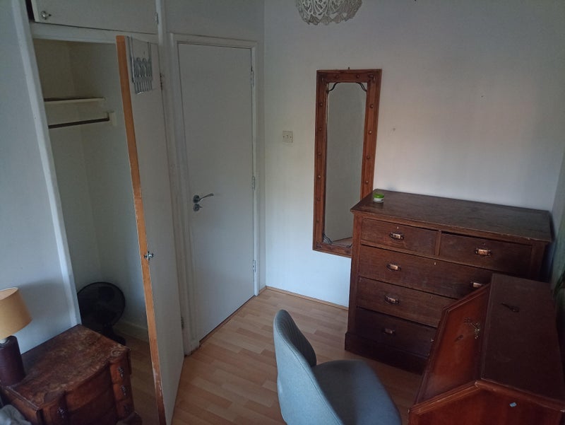 Room Frampton Park Road in Greater London