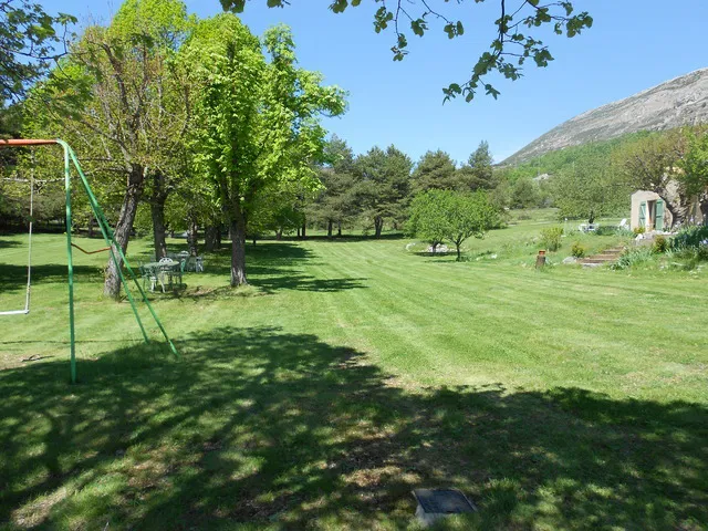 Room Chemin des Chardons in Caussols