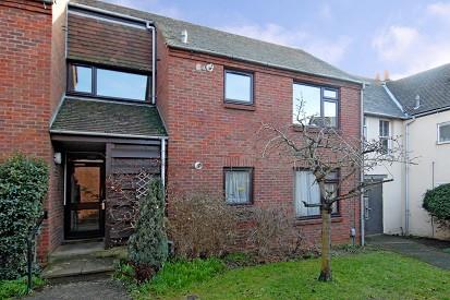 Flat Dodson Court in Vale of White Horse