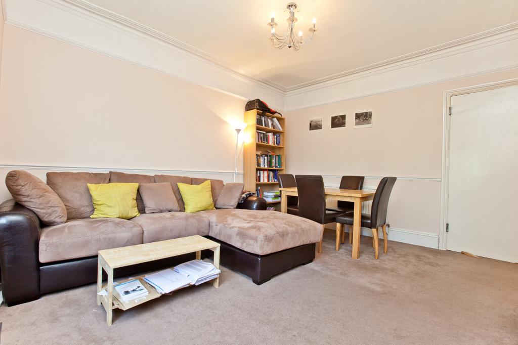 Flat Morgan Road in Greater London
