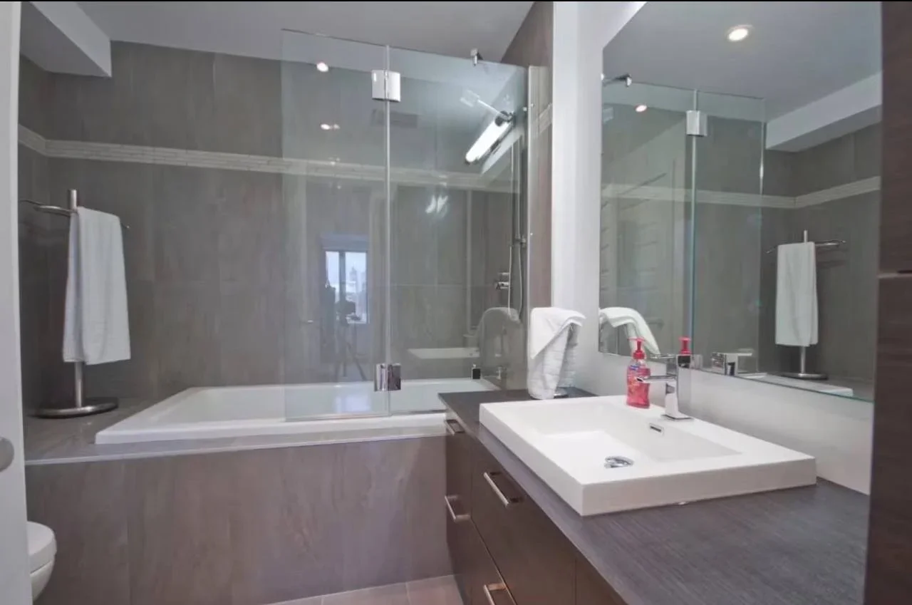 Room Wellesley Road in Greater London