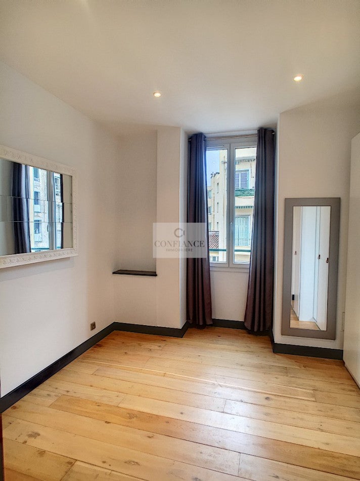 Appartement Rue Paradis à Nice