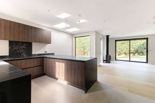 House Sandpiper Close in Ashford