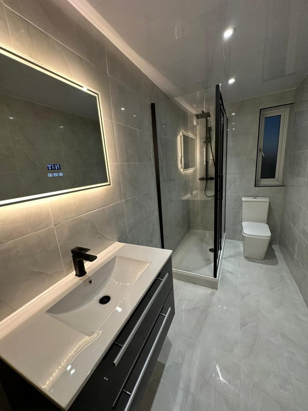 Flat Hallowell Road in Greater London