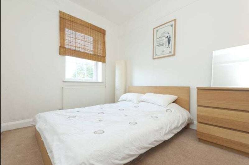 Flat Hallowell Road in Greater London