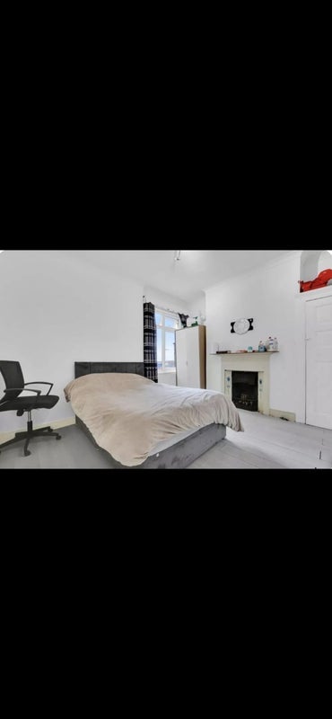 Room Green Lanes in Greater London