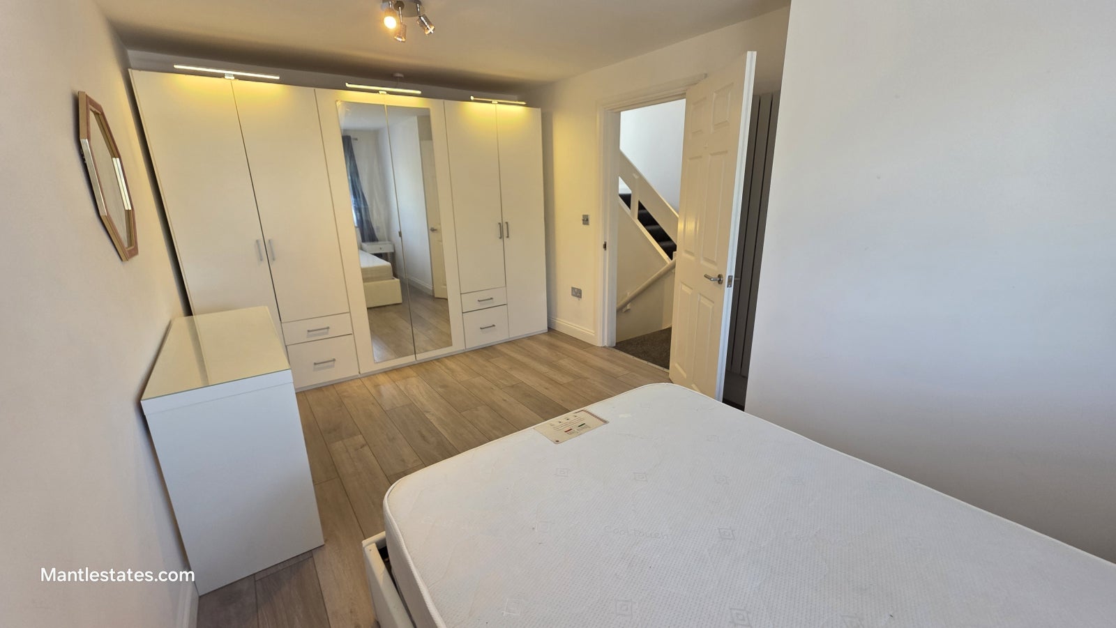 Flat Mutton Lane in Hertsmere