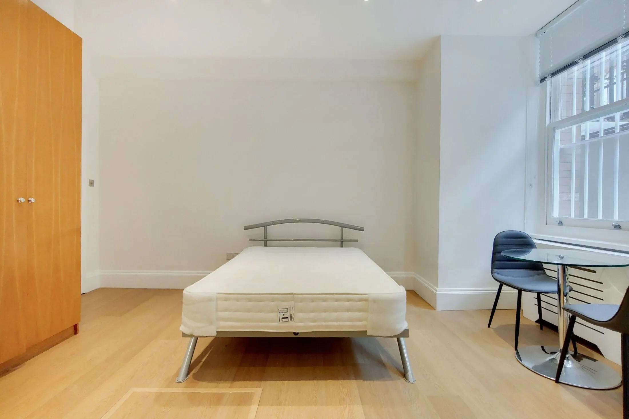 Flat Draycott Place in Greater London