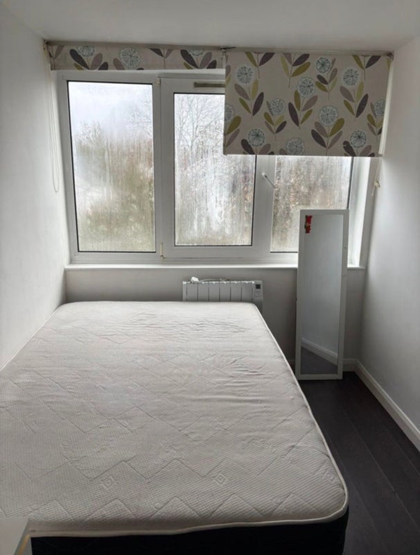 Room Impact Court in Greater London