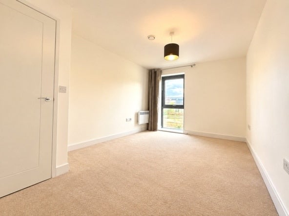 Flat Rodbourne Road in Swindon