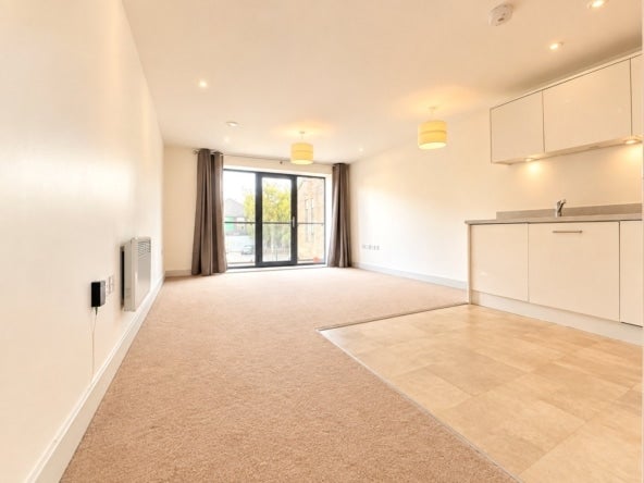 Flat Rodbourne Road in Swindon
